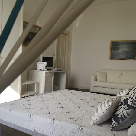 B&B Di Mare E D'Azzurro Σαλέρνο Εξωτερικό φωτογραφία