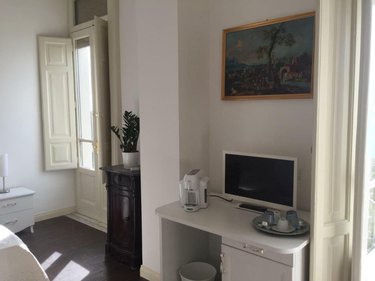B&B Di Mare E D'Azzurro Σαλέρνο Εξωτερικό φωτογραφία
